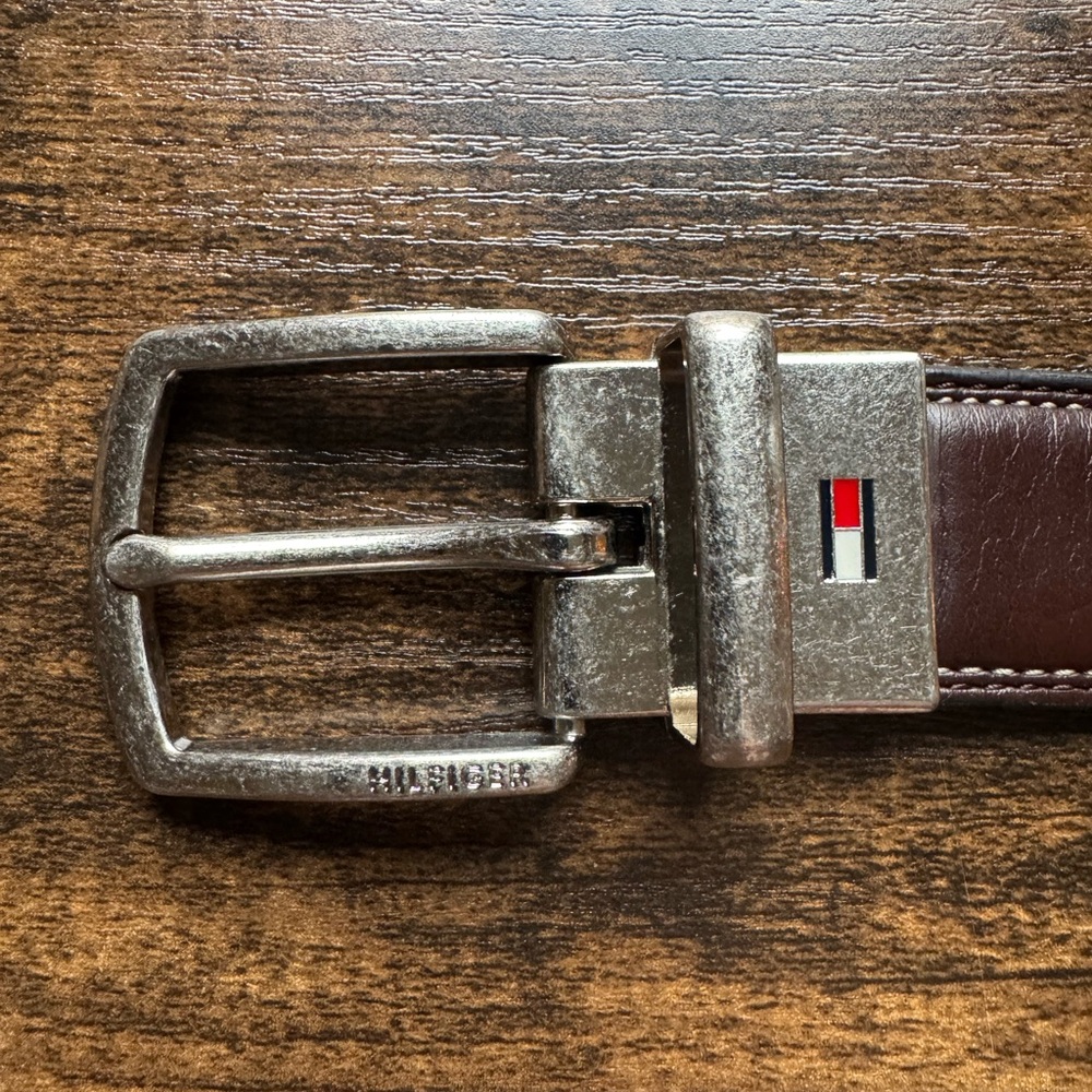 Tommy Hilfiger Genuine Leather Black Brown Reversible Belt Size 30-32 - Picture 11 of 15